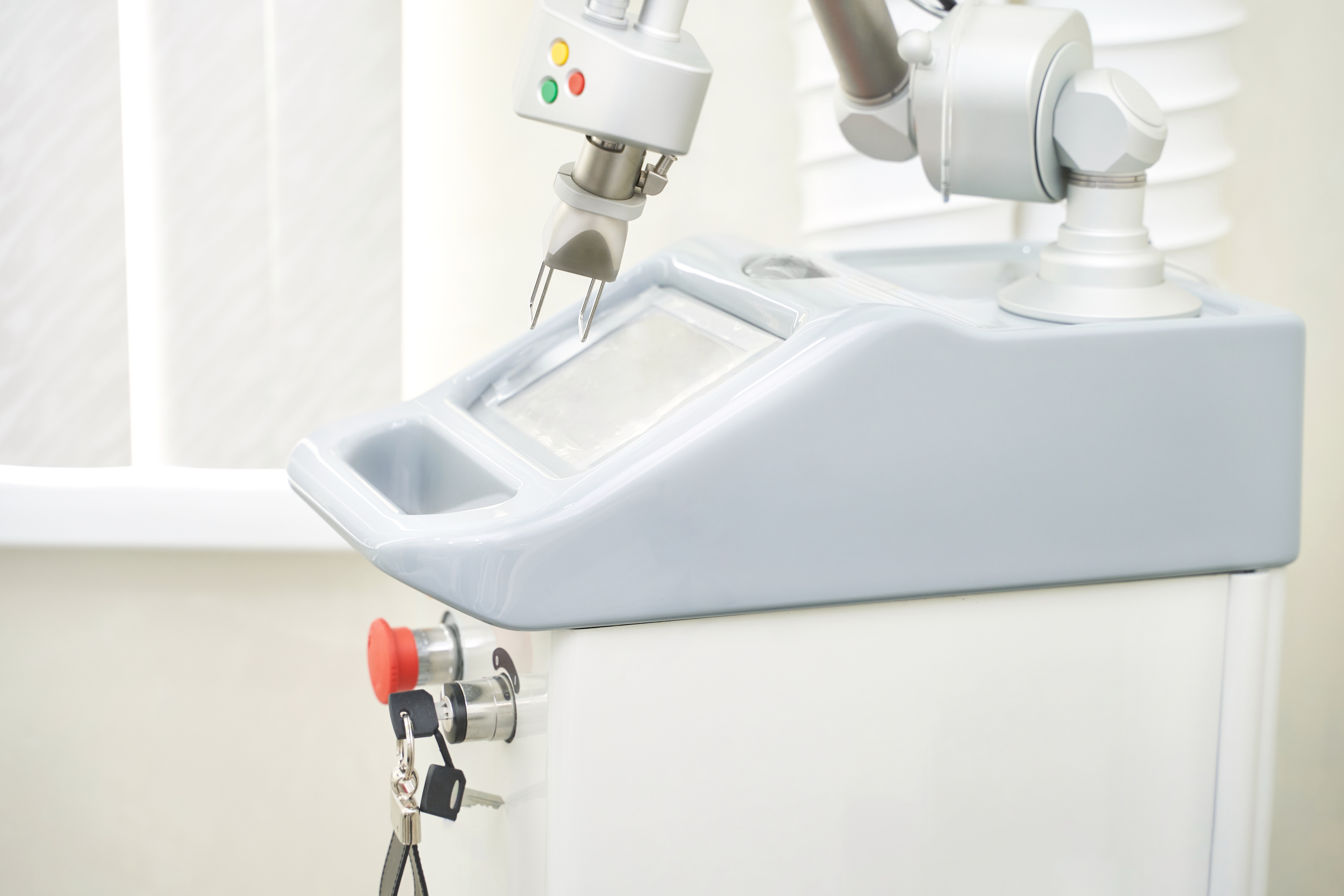 레이저 기기2-피코레이저.jpg